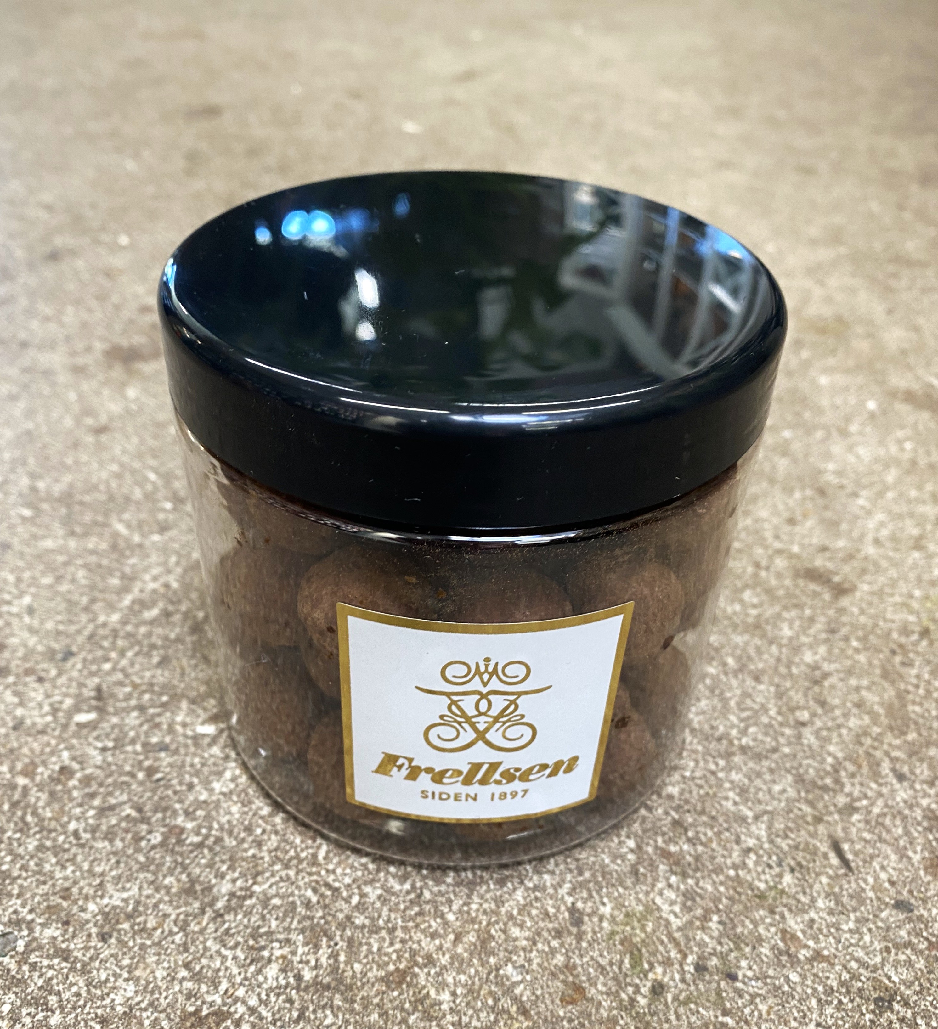 Choko lakridskugler fra Frellsen. 